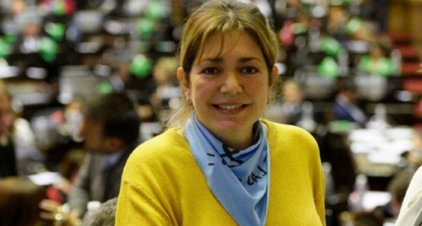 RADIOKTUBRE INFO…- Denuncian a diputada de Juntos por el Cambio por quedarse con la mitad del sueldo de sus asesores- Por Simón Suárez-Ver mas…