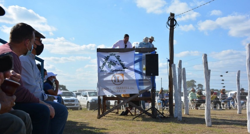 RADIOKTUBRE INFO… PRIMER GRAN REMATE GANADERO EN SANTA SYLVINA-CHACO- Por Simón Suárez-Ver mas…