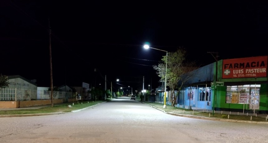 RADIOKTUBRE INFO… ILUMINACIÓN NUEVAS CON LUCES LED EN SANTA SYLVINA-Por Simón Suárez-Ver mas…