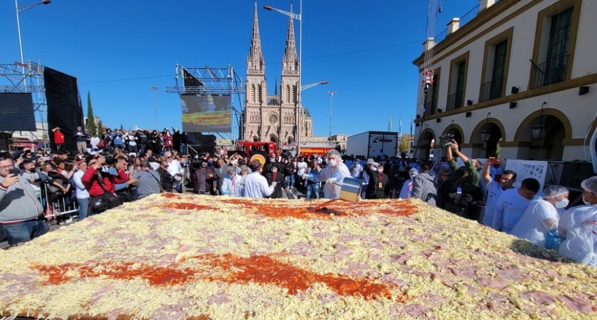 RADIOKTUBRE INFO..-  Cocinaron la milanesa a la napolitana 