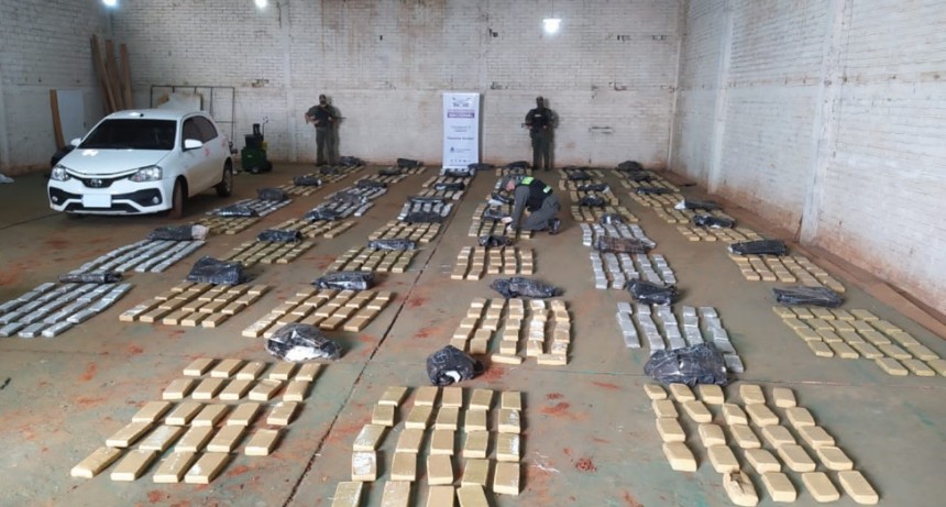 RADIOKTUBRE INFO..- Decomisan más de 943 kilos de marihuana como resultado de un allanamiento en Misiones  -Por Simón Suarez..Ver mas..