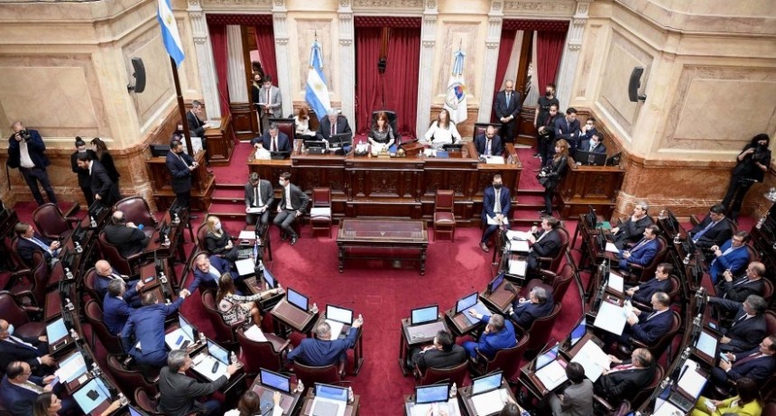 RADIOKTUBRE INFO..-  El Senado dio media sanción a la creación de un fondo para pagarle al FMI con dinero fugado al exterior -Por Simón Suarez..Ver mas..