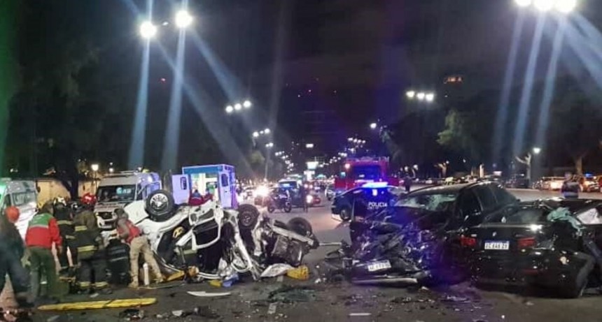 RADIOKTUBRE INFO..- Impresionante choque en Palermo frente al Hipódromo  -Por Simón Suarez..Ver mas..	