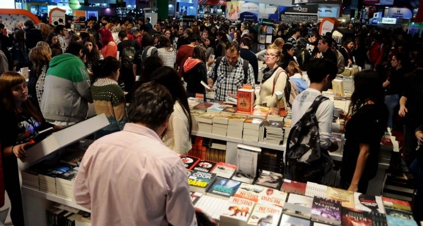 RADIOKTUBRE INFO..- La Feria del Libro recibió 1.324.500 visitantes y fue la más exitosa de su historia  -Por Simón Suarez..Ver mas..