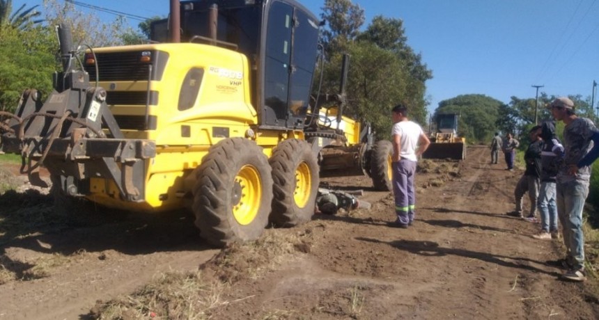 RADIOKTUBRE INFO..-  Un motociclista murió aplastado por una motoniveladora en Machagai -Por Simón Suarez..Ver mas..