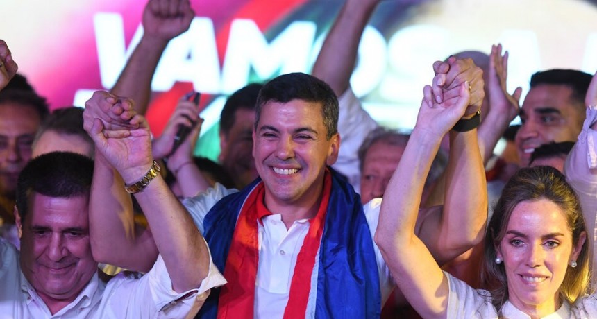 RADIOKTUBRE INFO….  Elecciones en Paraguay: Santiago Peña ganó con holgura y mantuvo la hegemonía de los colorados …Por Simón Suarez   Ver mas….