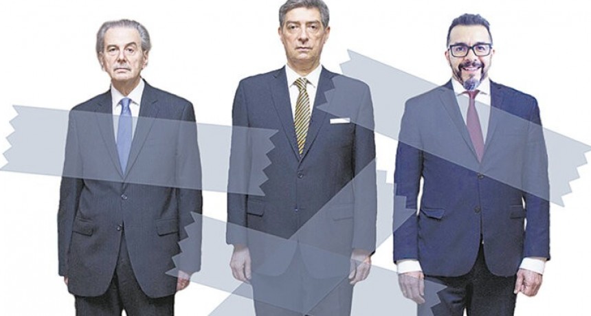 RADIOKTUBRE INFO…. Guerra en la Corte: Marchi pasó por Comodoro Py, apuntó a Silvio Robles y a los supremos  …Por Simón Suarez   Ver mas….