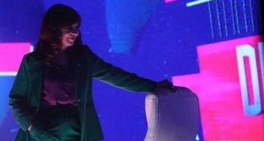  RADIOKTUBRE INFO…. Cristina Kirchner: entre el trasvasamiento generacional y el acto del 25  …Por Simón Suarez..Ver mas..
