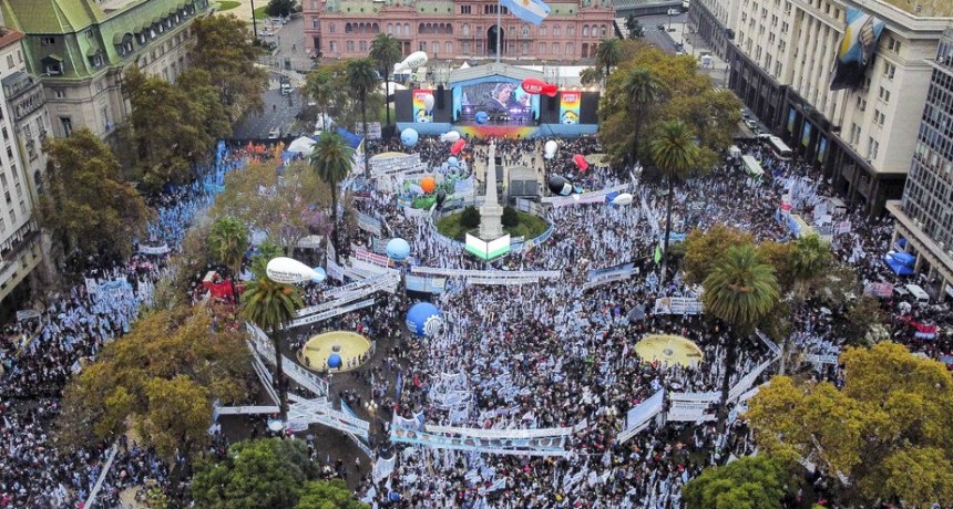 RADIOKTUBRE INFO…. CRISTINA MAS VIGENTE Y LIDERAZGO QUE NUNCA  …Por Simón Suarez..Ver mas..