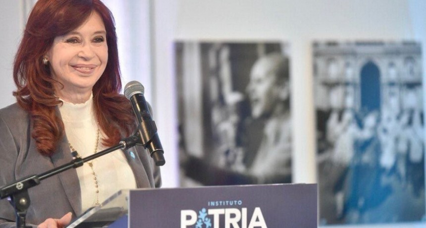 DIARIOKTUBRE INFO….  CRISTINA CON PAÑOS FRIOS A LA INTERNA Y CAÑONES CONTRA MILEI Y LA LEY BASES  ….Por Simòn Suàrez