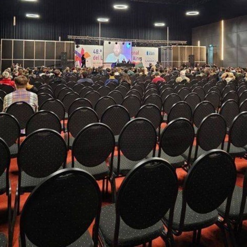 DIARIOKTUBRE INFO….  El biógrafo de Milei presentó su libro ante un auditorio semivacío  ….Por Simòn Suàrez