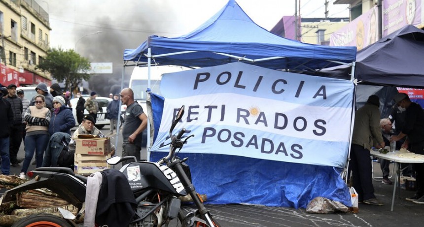 DIARIOKTUBRE INFO….   MISIONES: LOS POLICIAS RECHAZARON EL OFRECIMIENTO DEL GOBIERNO ….Por Simòn Suàrez
