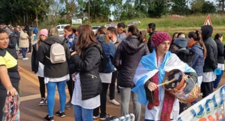 DIARIOKTUBRE INFO….  MISIONES:  CONFLICTO DOCENTE Y LA AUSENCIA DEL ESTADO NACIONAL.  ….Por Simòn Suàrez