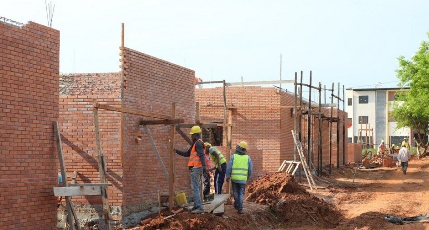 DIARIOKTUBRE INFO….  LA MOTOCIERRA CONTRA LOS MAS POBRES MILES DE OBRAS PARALIZADAS EN BARRIOS POPULARES  ….Por Simòn Suàrez