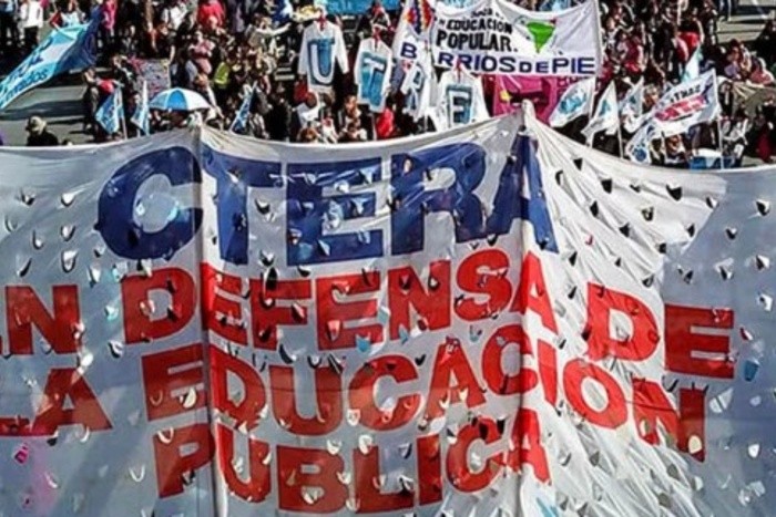 RADIOKTUBRE INFO……..  MILEI ELIMINÓ LA PARITARIA NACIONAL DOCENTE  …… Por Simòn Suarez