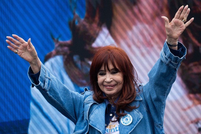 RADIOKTUBRE INFO…….. EL DÉCIMO DEFAULT NO ES UNA FANTASÍS LEJANA   …… Por Simòn Suarez