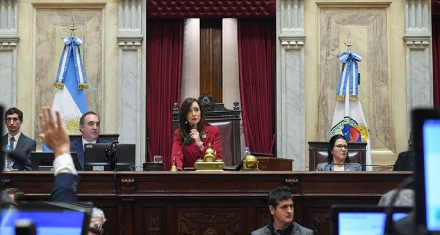 RADIOKTUBRE INFO……..   UN PROYECTO A LA MEDIDA DE LA PROSCRIPCIÓN …… Por Simòn Suarez