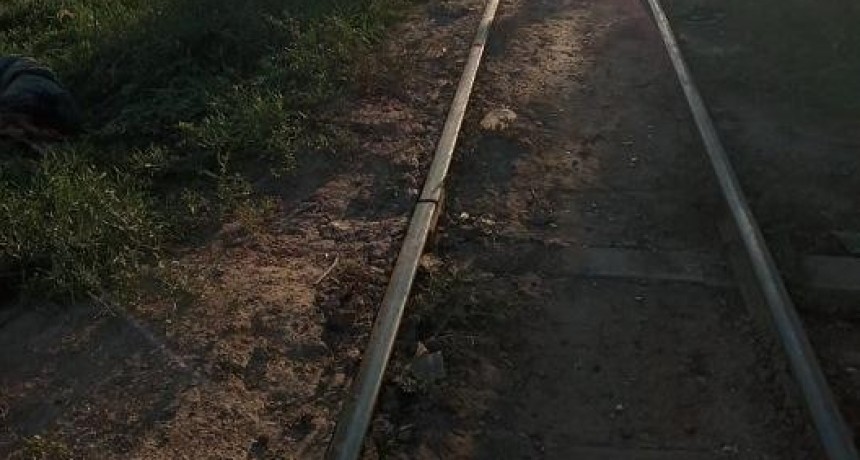 RADIOKTUBRE INFO…- Se arrojó a las vías del tren y perdió las dos piernas-Por Simón Suarez..Ver mas…