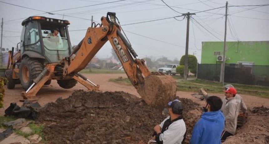 RADIOKTUBRE INFO…- OBRAS DE DESAGUES EN SANTA SYLVINA-Por Simón Suarez..Ver mas…