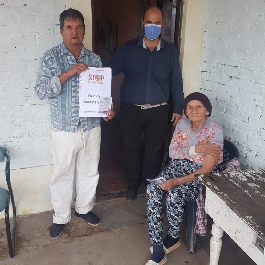 RADIOKTUBRE INFO…APLICACIÓN DE VACUNAS EN ZONA RURAL DE SANTA SYLVINA-Por Simón Suarez..Ver mas…