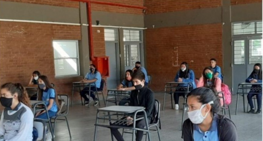 RADIOKTUBRE INFO…-Clases desde este lunes: determinan presencialidad cuidada en zonas rurales y en algunas localidades-…Por Simón Suárez ..Ver  mas.. 