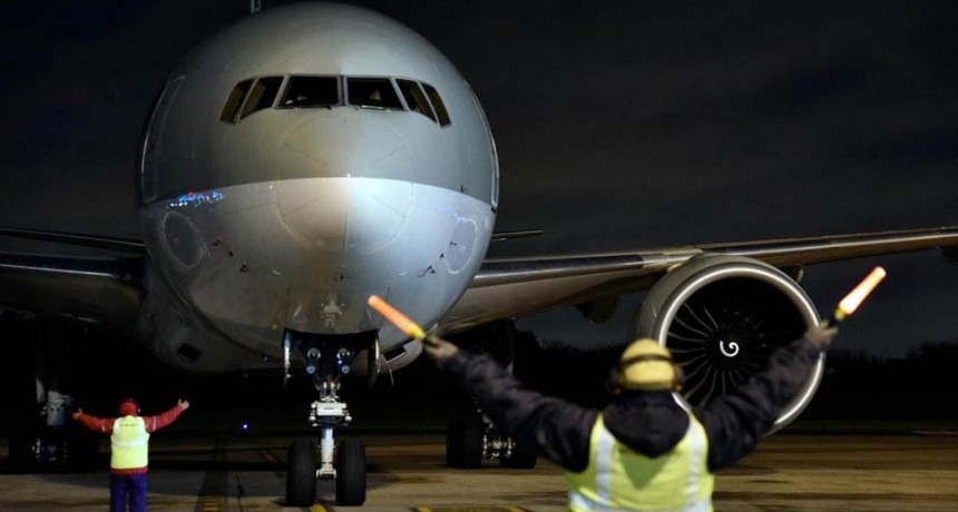 RADIOKTUBRE INFO…- Llegó otro vuelo con vacunas Sinopharm y Argentina superó las 23,8 millones de dosis-.Por Simón Suárez ..Ver  mas..
