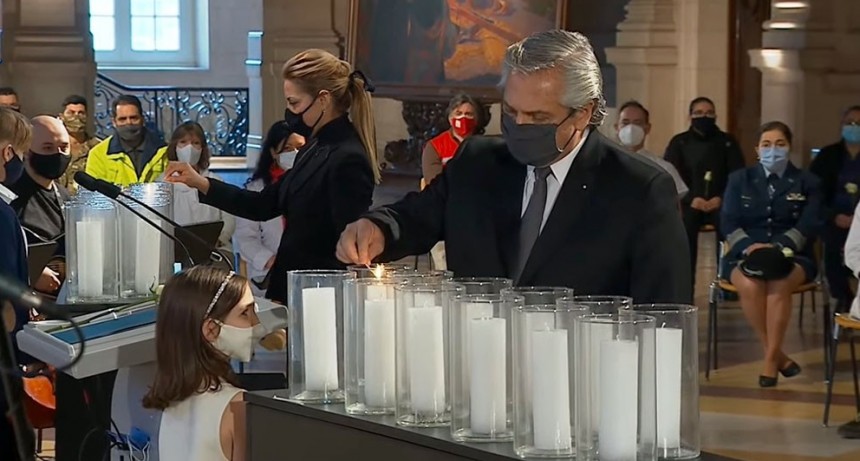 RADIOKTUBRE INFO…--El Presidente rindió homenaje a las víctimas de la pandemia y convocó a 