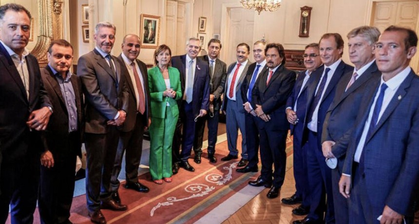 RADIOKTUBRE INFO..- El Gobierno avanza en la ampliación de los integrantes de la Corte Suprema  -Por Simón Suarez..Ver mas..