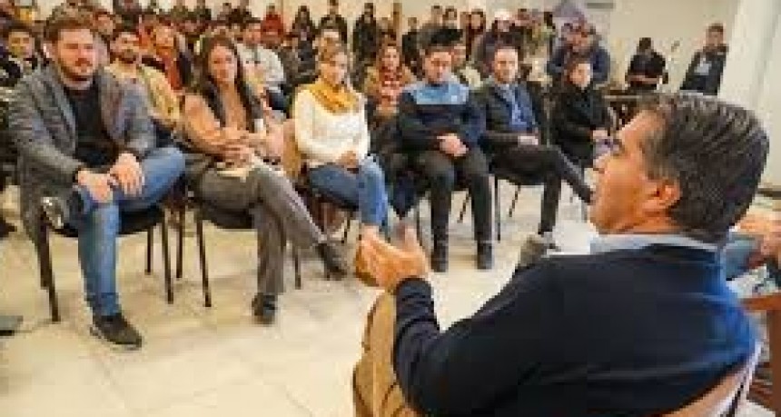 RADIOKTUBRE INFO..-  Capitanich a jóvenes: 