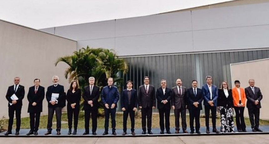 RADIOKTUBRE INFO..- Capitanich mostró otro músculo con los gobernadores y continúa pensando en ser opción nacional para el 2023  -Por Simón Suarez..Ver mas..	