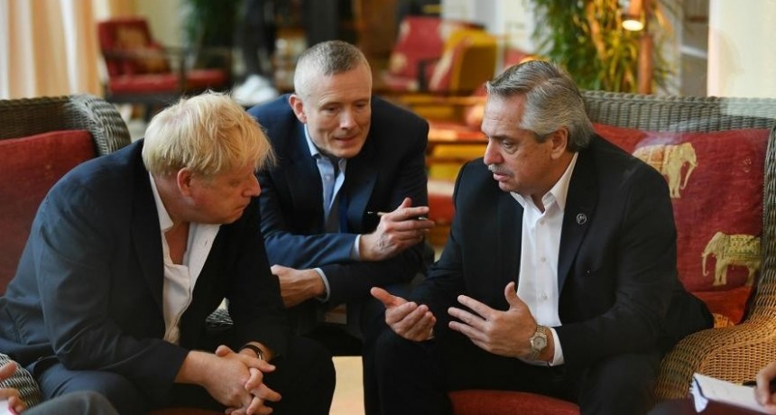 RADIOKTUBRE INFO..- El Presidente le dijo a Johnson que no habrá avance bilateral sin negociar Malvinas-Por Simón Suarez..Ver mas..	
