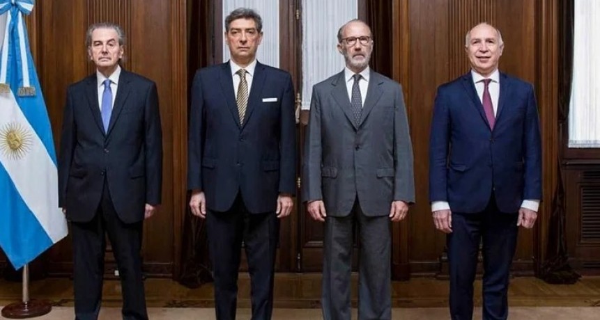  RADIOKTUBRE INFO…. Fallo San Juan: otro exceso de una Corte empresarial que opera proscripciones  …Por Simón Suarez..Ver mas..