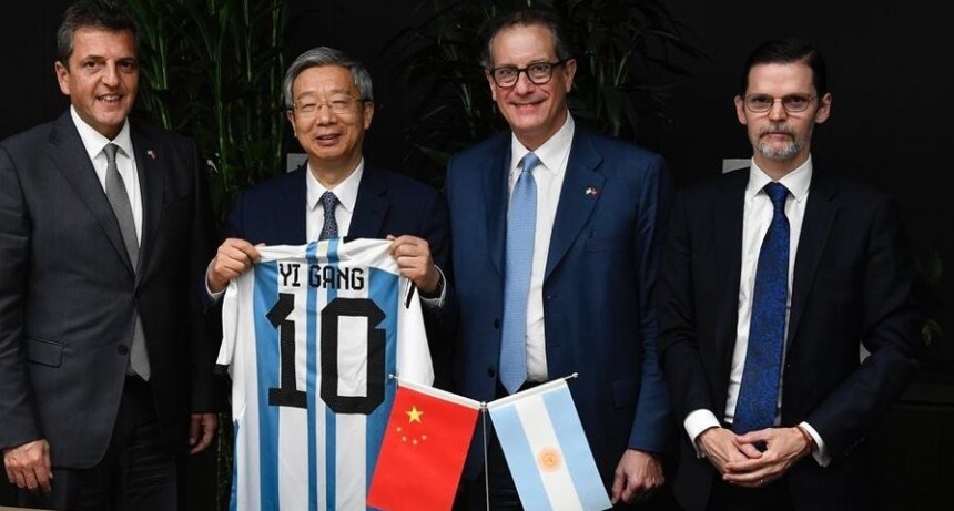 RADIOKTUBRE INFO…. ¡PALITOS CHINOS! Con 10 mil millones chinos y apoyo político  …Por Simón Suarez..Ver mas..