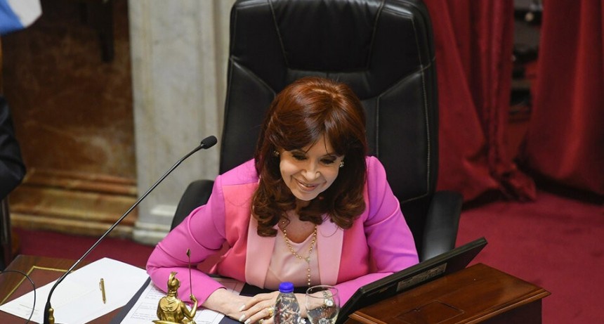  RADIOKTUBRE INFO…. El juez Casanello define si sobresee a Cristina Kirchner en la Ruta del Dinero que no era K  …Por Simón Suarez..Ver mas..