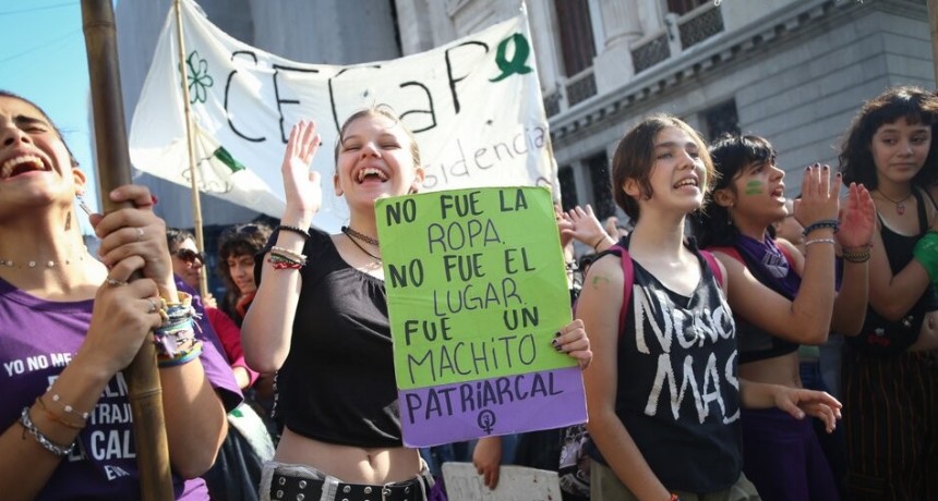  RADIOKTUBRE INFO…. Nuevamente en las calles contra las violencias  …Por Simón Suarez..Ver mas..