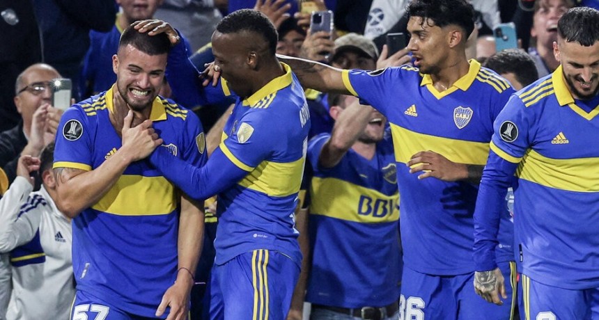  RADIOKTUBRE INFO…. Boca venció a Colo Colo y se clasificó a octavos de final de la Copa Libertadores  …Por Simón Suarez..Ver mas..
