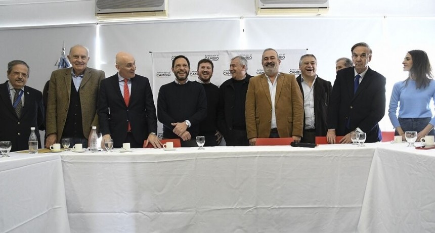  RADIOKTUBRE INFO….Juntos por el Cambio no cambia el nombre   …Por Simón Suarez..Ver mas..