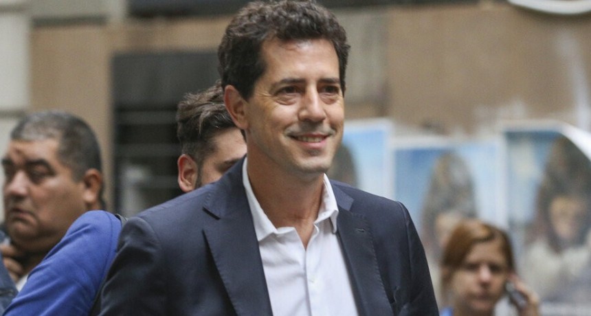  RADIOKTUBRE INFO…. La reacción de Wado de Pedro tras el anuncio de la fórmula presidencial de Unión por la Patria  …Por Simón Suarez..Ver mas..