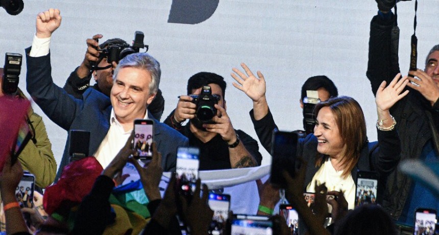 RADIOKTUBRE INFO…. Córdoba: Las claves de la ajustada victoria de Llaryora y el pataleo de Luis Juez  …Por Simón Suarez..Ver mas..