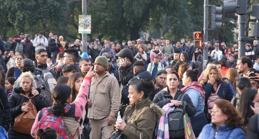 DIARIOKTUBRE INFO…. EL REY EMPIEZA A QUEDAR DESNUDO    ….Por Simòn Suàrez