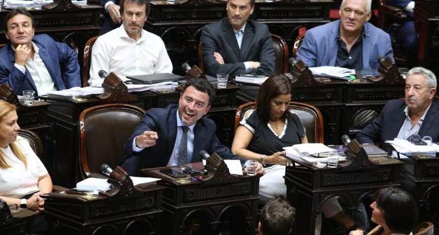 DIARIOKTUBRE INFO….COMO VOTARÁN LOS RADICALES EN DIPUTADOS LA LEY BASES    ….Por Simòn Suàrez