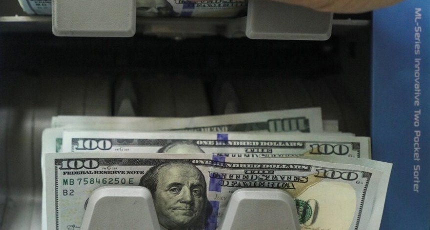 DIARIOKTUBRE INFO…. Suben los dólares, bajan acciones y bonos y el Banco Central no suma reservas   ….Por Simòn Suàrez