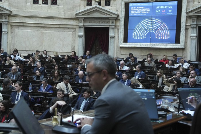 RADIOKTUBR: E INFO……..  Diputados dio media sanción al aumento de las jubilaciones, a la moratoria y la emergencia en discapacidad  …… Por Simòn Suarez