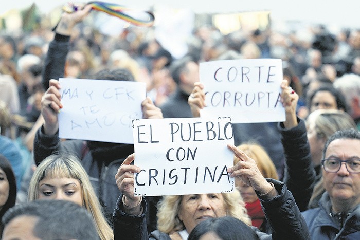 RADIOKTUBRE INFO…….. EL AGUANTE   …… Por Simòn Suarez