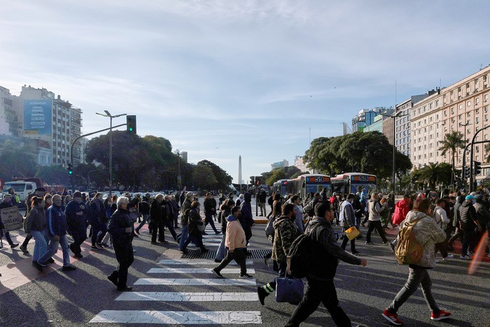 RADIOKTUBRE INFO…….. PEDIDO POR CRISTINA EN LA MARCHA DE LOS JUBILADOS   …… Por Simòn Suarez