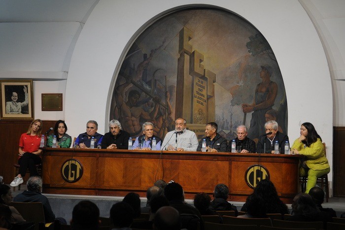 RADIOKTUBRE INFO……..  LA CGT TAMBIÉN CONVOCA A MARCHAR POR CRISTINA KIRCHNER  …… Por Simòn Suarez