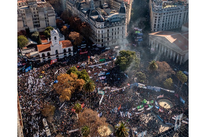 RADIOKTUBRE INFO……..*EL 18*    …… Por Simòn Suarez