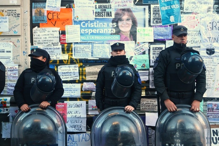 RADIOKTUBRE INFO…….. LAS PROVOCACIONES DE LA SEÑORA VIOLENCIA   …… Por Simòn Suarez