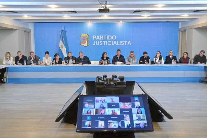RADIOKTUBRE INFO……..  El PJ se reúne este martes para delinear la estrategia electoral y con el desafío de la unidad  …… Por Simòn Suarez