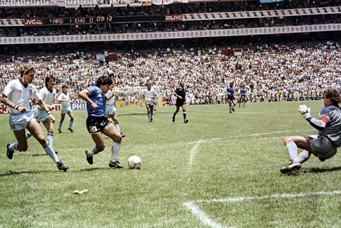 RADIOKTUBRE INFO……..EL DÍA DEL GOL DE DIEGO A LOS INGLESES    …… Por Simòn Suarez